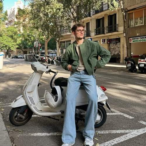 Modern Men’s Fashion: Simplicity, Confidence, and Everyday Functionality